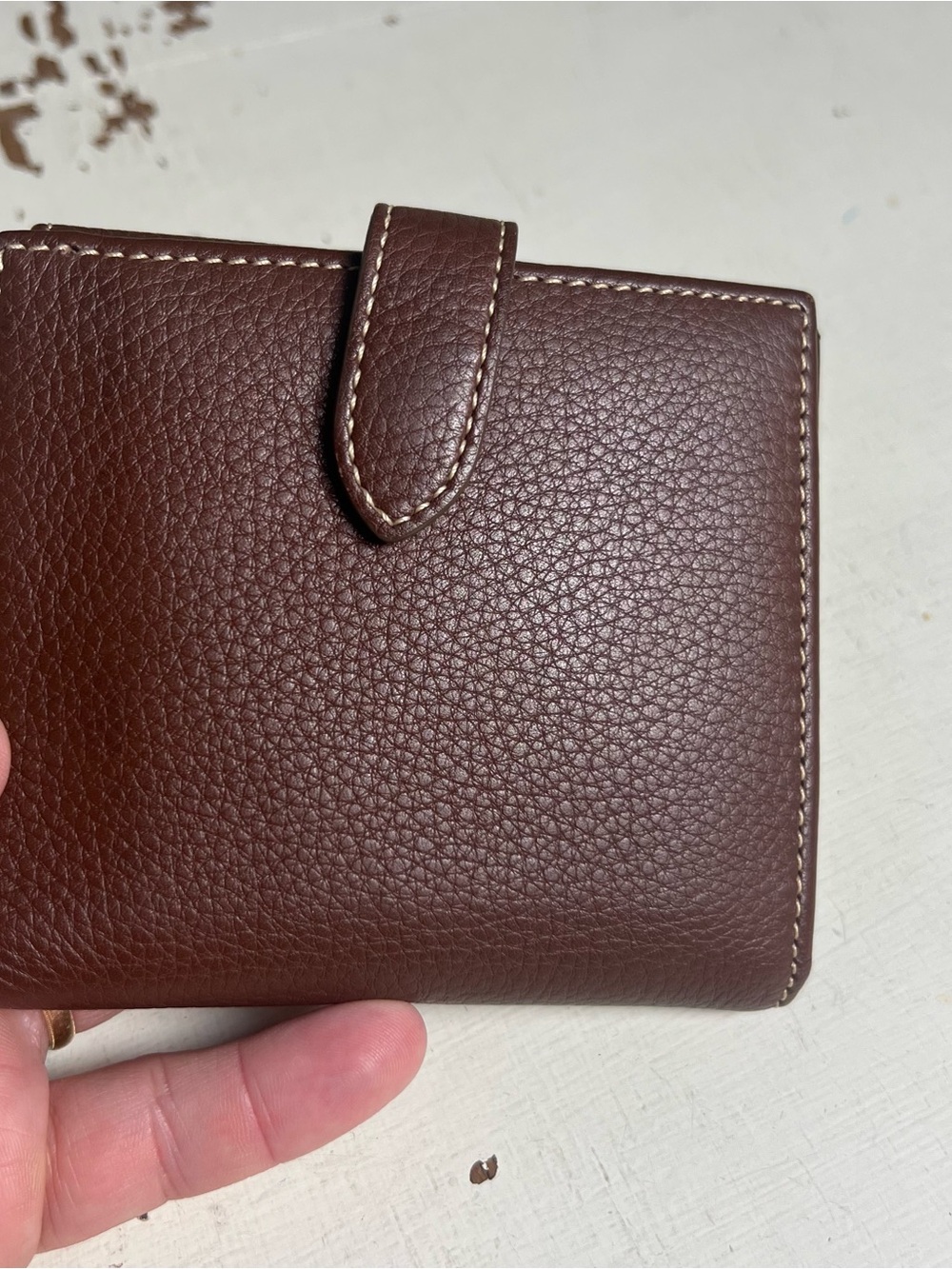 DOONEY & BOURKE- Pebble Grain Leather Wallet Brown - Picture 2 of 6